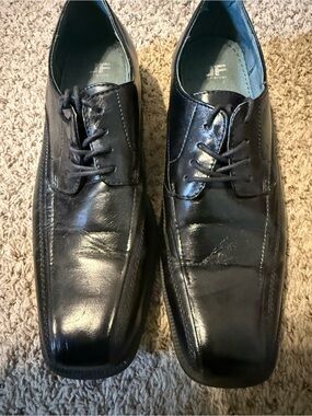JF Collection Black Leather Lace-Up Oxfords